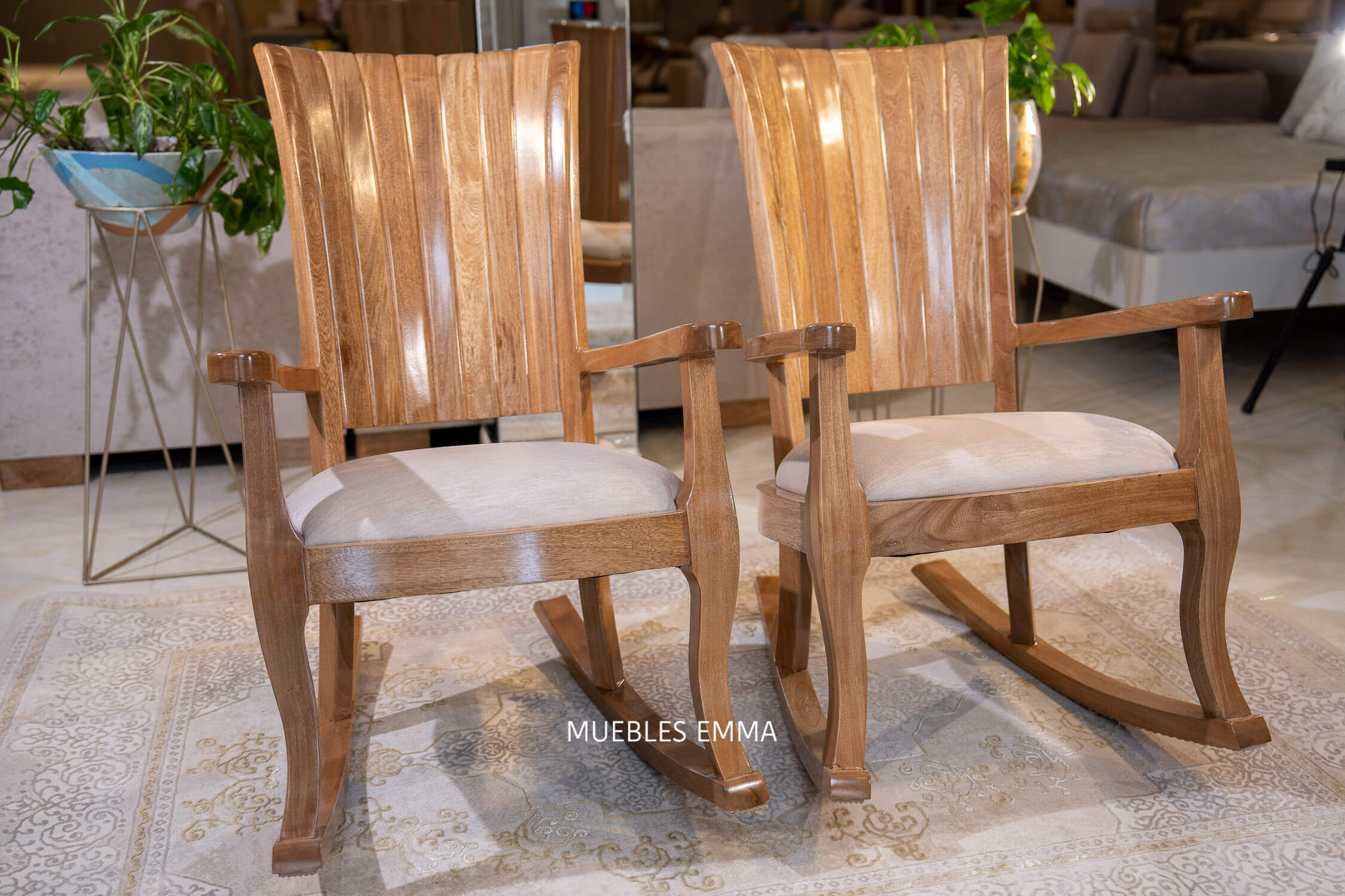 Mecedora Cuchara de Palo Lineal - Muebles Emma - Sampués
